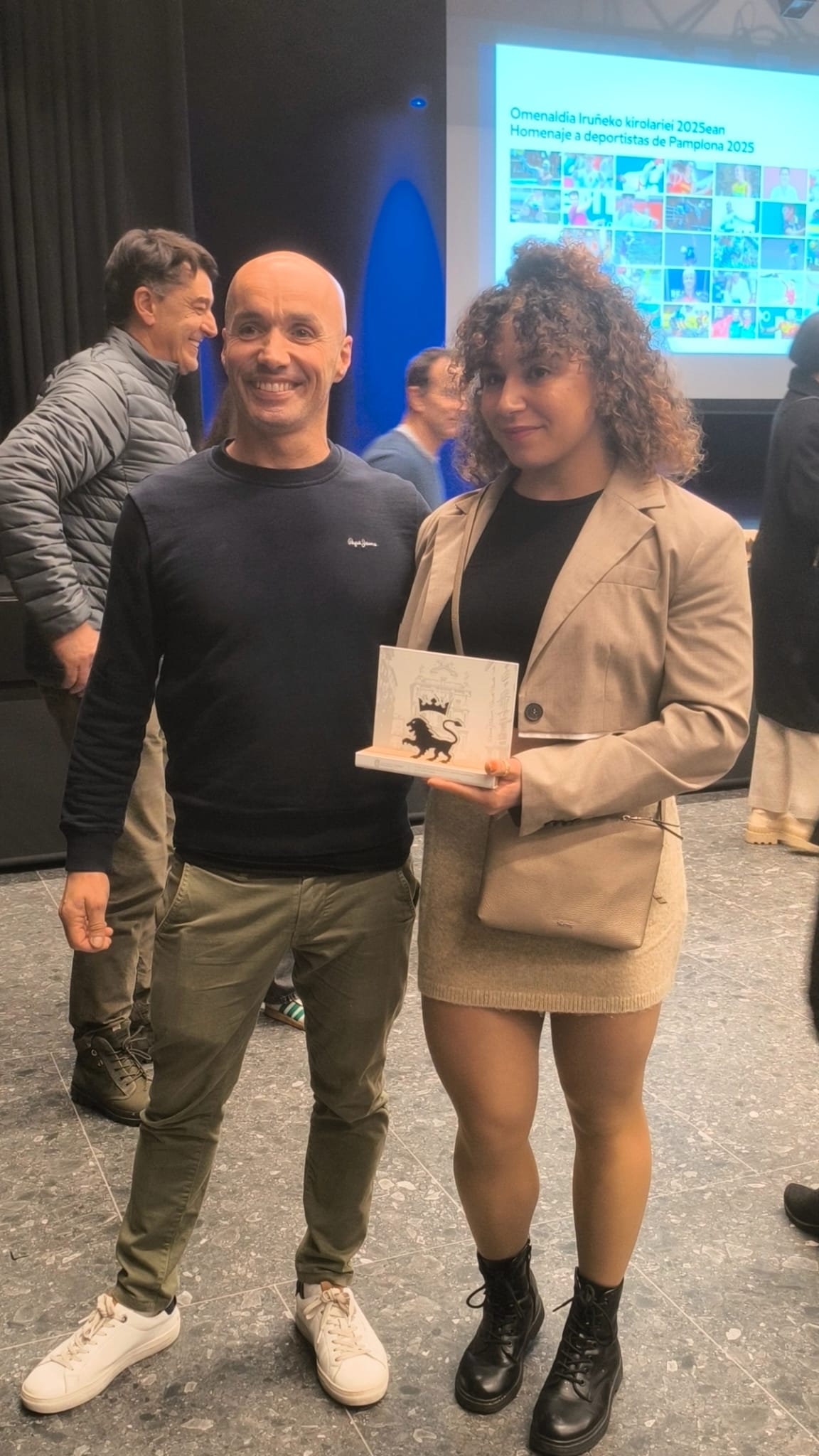 Laura Ch&aacute;fer, galardonada por el Ayuntamiento de Pamplona